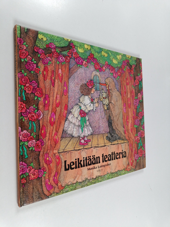 Monika Laimgruber : Leikitään teatteria