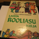 LASTEN ROOLIASU KIRJA   Tuula Abrahamsson   Tammi 1984 - pikkukuva 1