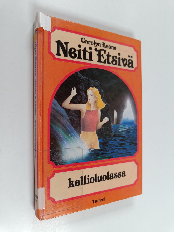 Carolyn Keene : Neiti Etsivä kallioluolassa