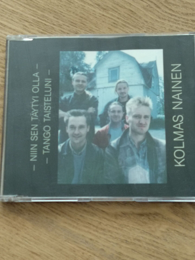 Kolmas Nainen-Niin sen täytyi olla/Tango taisteluni,cds