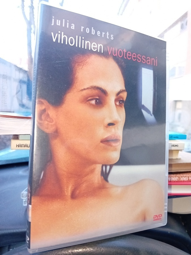 DVD Vihollinen vuoteessani ( SIS POSTIKULU  )