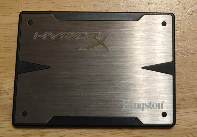 120GB 2,5" SSD-levy (Kingston HyperX)
