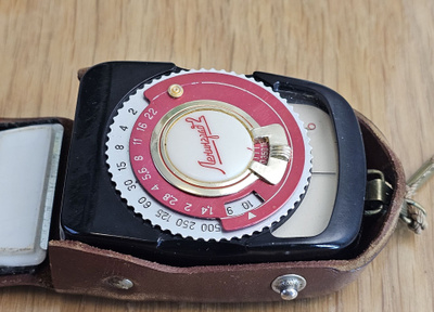 == Leningrad-2 Light Meter