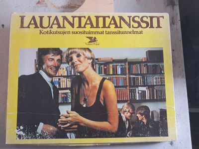 Lauantaitanssit, 8 kasettia + tanssiopas.
