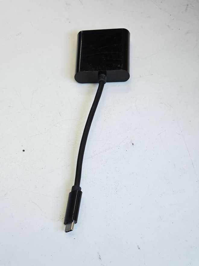 USB-C to HDMI adapteri