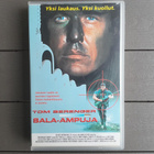 VHS: Sala-ampuja / Sniper (Tom Berenger, Billy Zane 1993) - pikkukuva 1