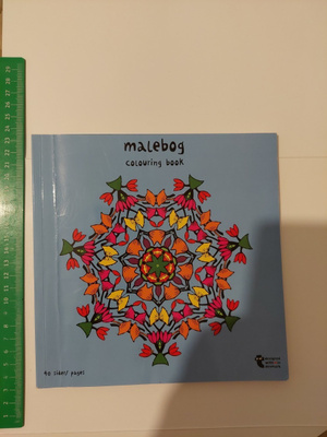 VÄRITYSKIRJA AIKUISILLE