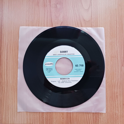 Danny – Rebecca / Ei Enää 7" orig 1967 Cha-Cha, Iskelmä