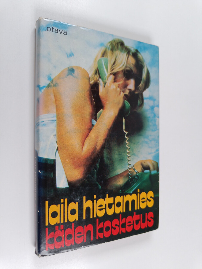 Laila Hietamies : Käden kosketus