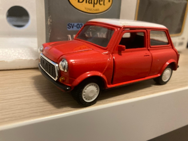 Morris Austin Mini 1/35. Pienoismalli 80-l ,Made in Japan.