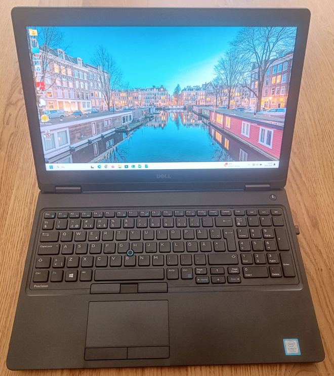 Dell Precise 3520 kannettava i7/16GB/256GB/Nvidia