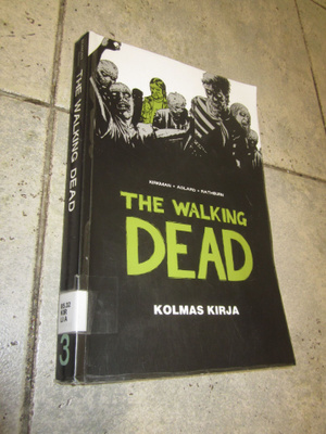 THE WALKING DEAD - KOLMAS KIRJA