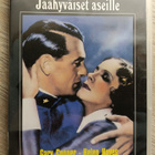 ++ JÄÄHYVÄISET ASEILLE ++ (Fi txt!) - pikkukuva 1