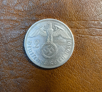 Natsikolikko 2 reichsmark v. 1939 A, hopeaa