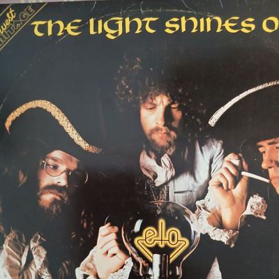 Electric Light Orchestra : The Light Shines On.