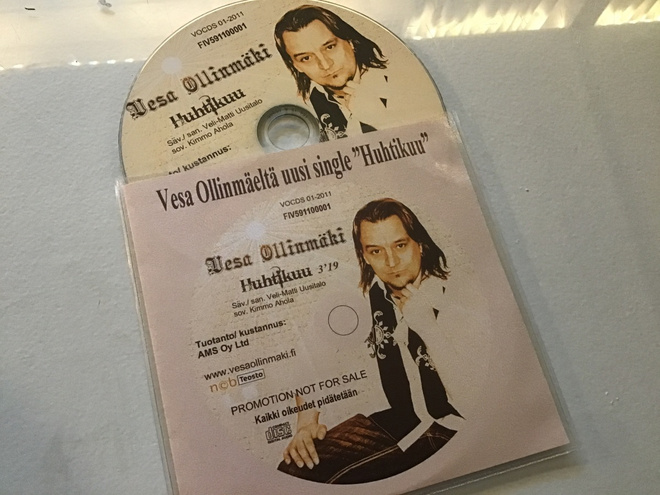 Vesa Ollinmäki . Huhtikuu CDS single