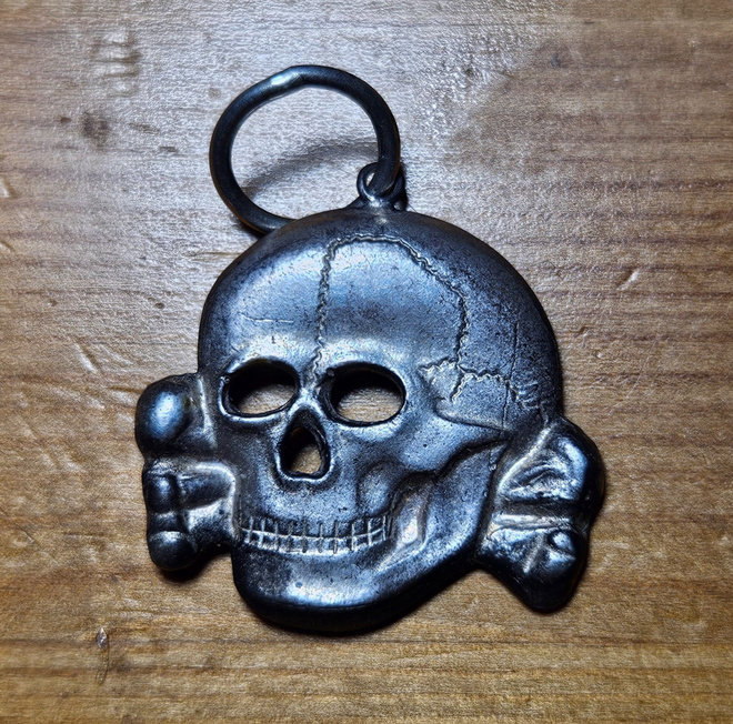 Totenkopf riipus