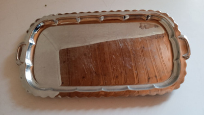 TARJOTIN/ ALUSTA KERMAKOLLE/SOKERIKOLLE 13 x 24 cm