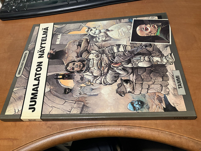 ENKI BILAL JUMALATON NÄYTELMÄ HYVÄ