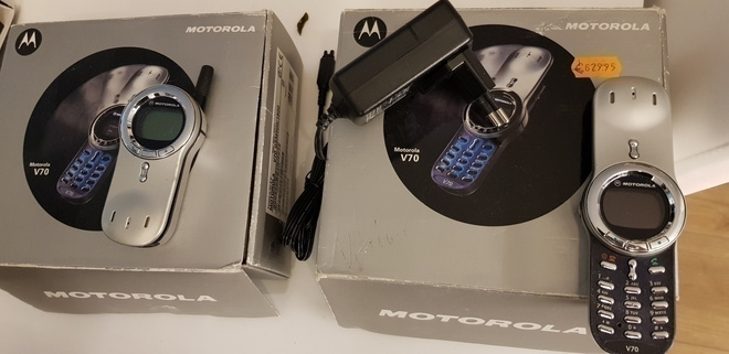 Motorola V70 GSM-puhelin