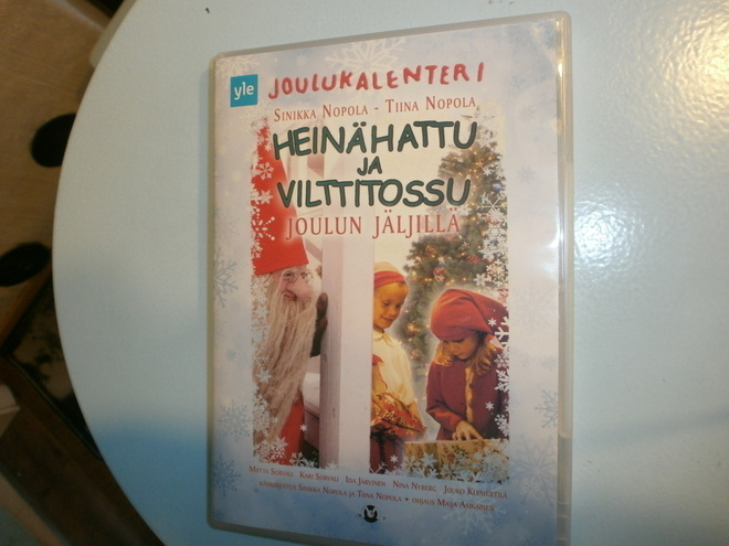 HEINÄHATTU JA VILTTITOSSU  JOULUN JÄLJILLÄ