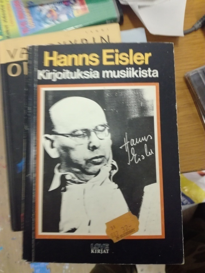 Hanns Eisler Kirjoituksia musiikista