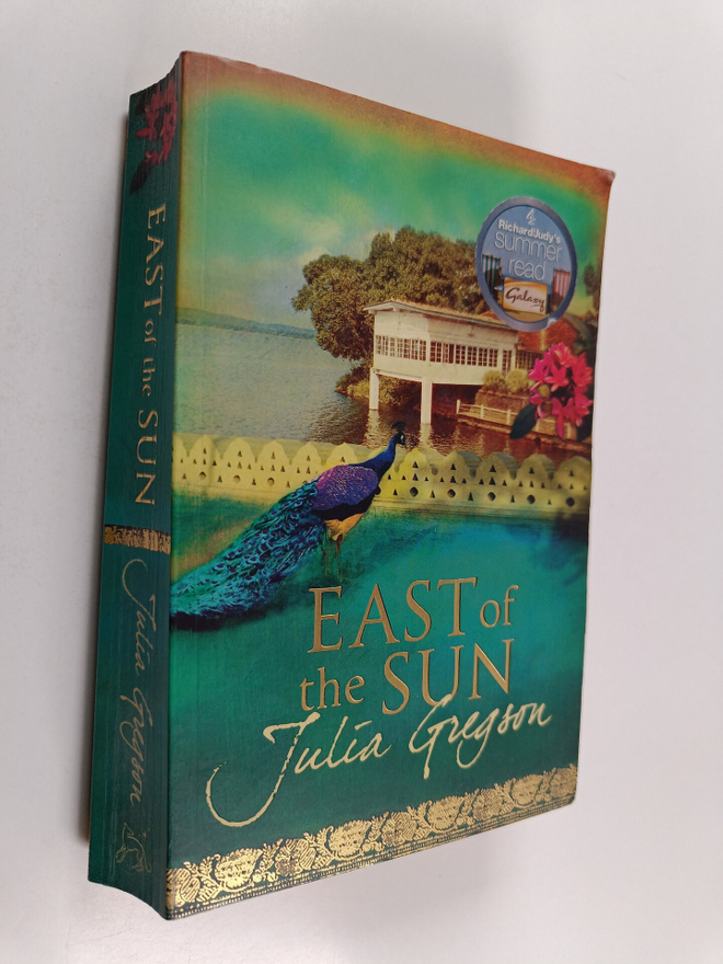 Julia Gregson : East of the sun