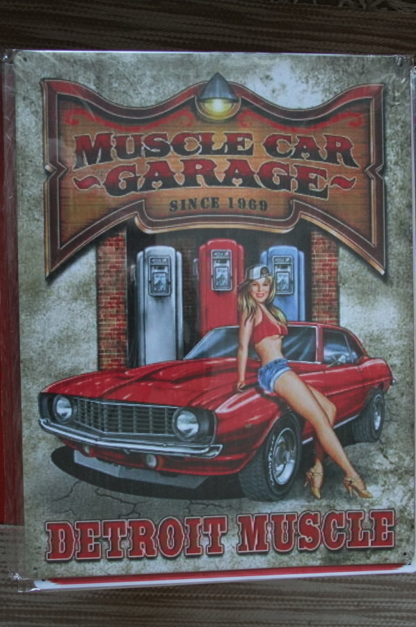 Iso peltikyltti Detroit muscle