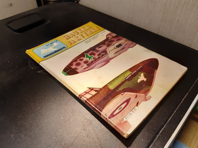 Ilmojen Korkeajännitys 7/1984 Haukka ja kyyhky
