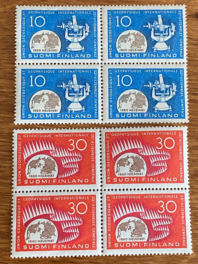 GEODEETTIS-GEOFYSIKAALINEN KONGRESSI PARI NELIÖT**