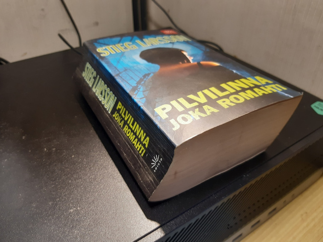 Stieg Larsson Pilvilinna joka romahti