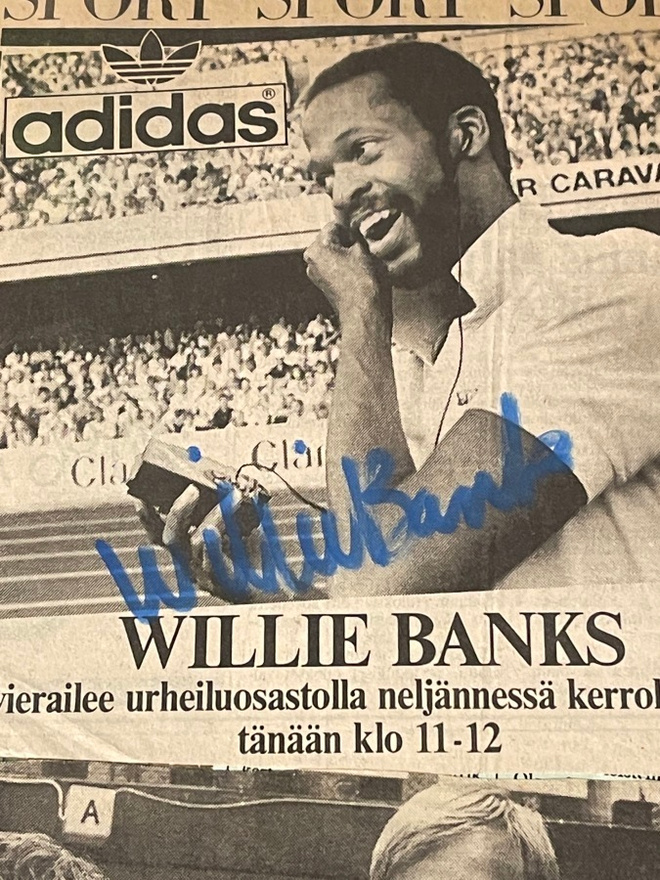 Willie Banks nimikirjoitus lehtikuvassa