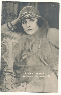Filmitähti NORMA TALMADGE - vanha kortti
