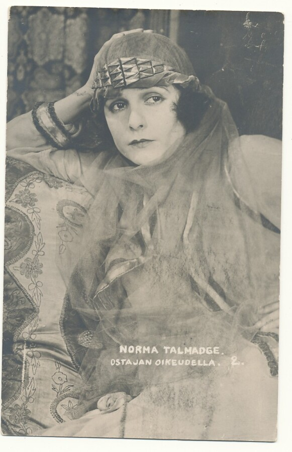 Filmitähti NORMA TALMADGE - vanha kortti