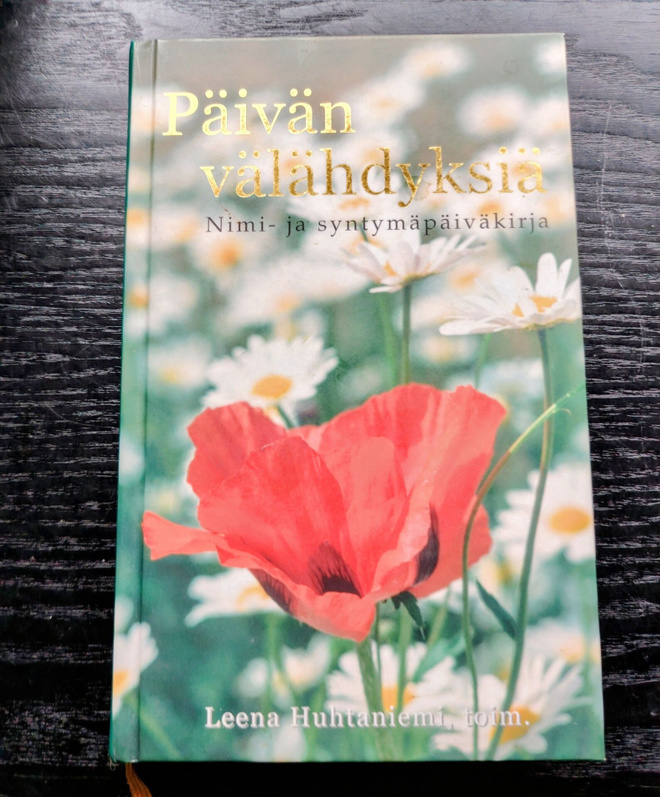 Päivän välähdyksiä nimi- ja syntymäpäiväkirja