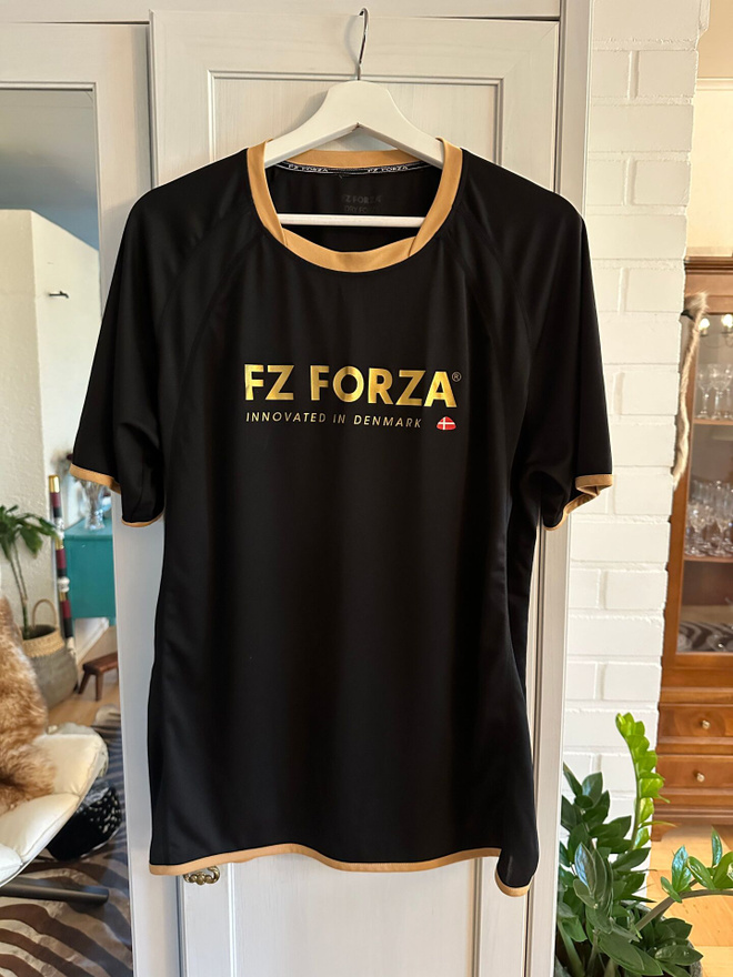 Miesten FZ Forza musta / kulta urheilupaita XL