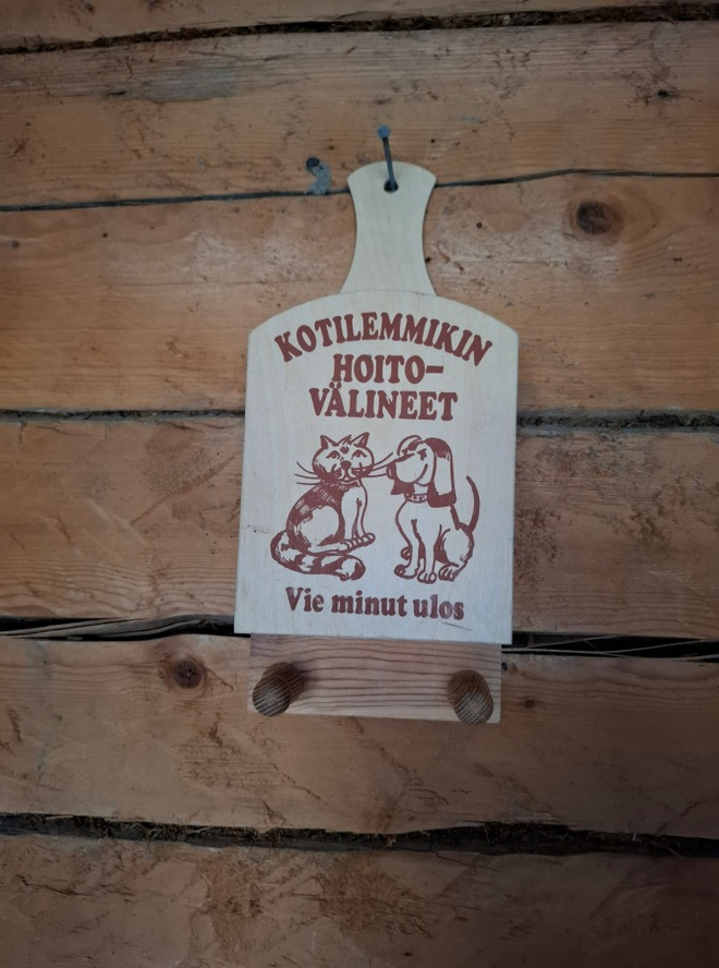 Lemmikille tarviketeline + naulakko
