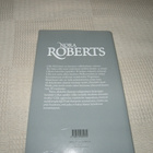 Nora Roberts Valkokankaan varjot  -sid - pikkukuva 2
