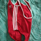 Adidas punainen treeni/saliasu uimapuku (3 raitaa) M - pikkukuva 3
