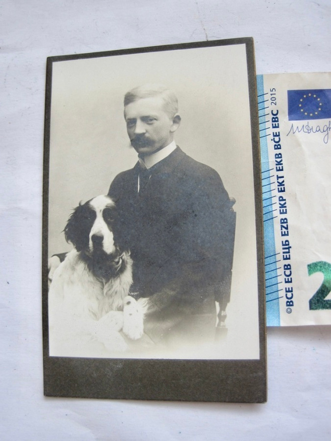 VANHA CDV Visiitti Valokuva Eugen Schauman + Koira 1900-l