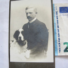 VANHA CDV Visiitti Valokuva Eugen Schauman + Koira 1900-l - pikkukuva 1