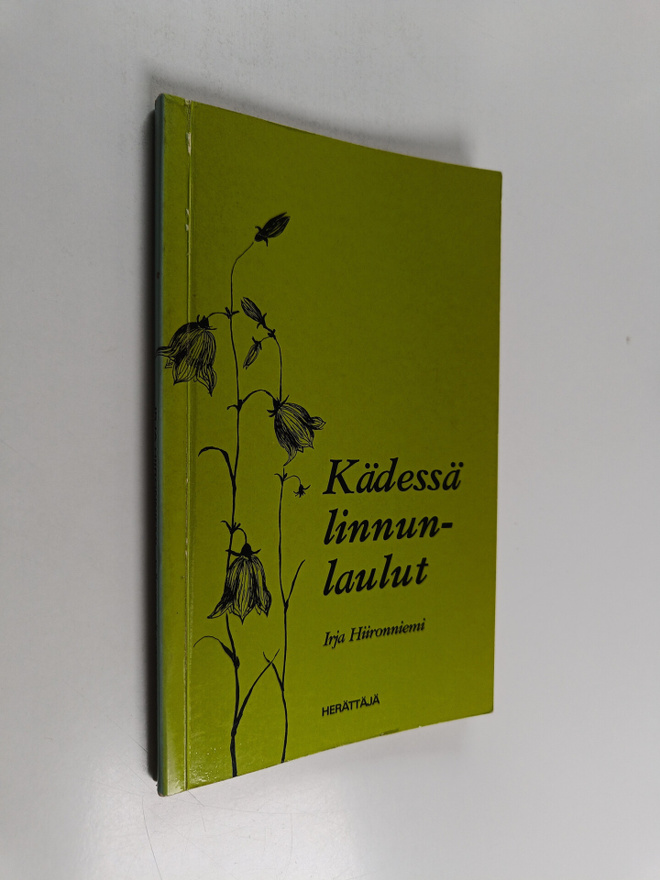 Irja Hiironniemi : Kädessä linnunlaulut : runoja