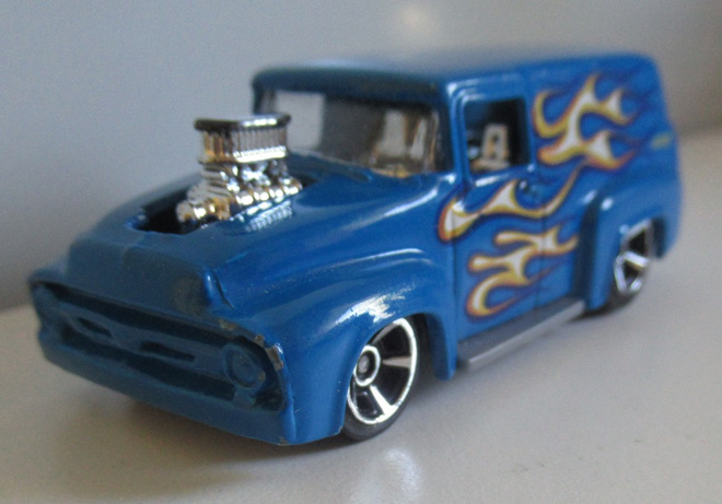 Ford 1956 Mattel pienoismalli