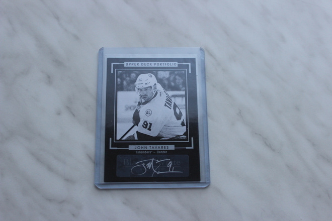 2015-16 Upper Deck PortFolio Black And White Autograph Tavar