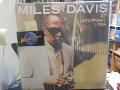 MILES DAVIES - AT NEWPORT 1958.EU -2018  LP UUSI
