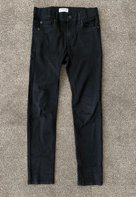 Lindex mustat farkut koko 146 cm
