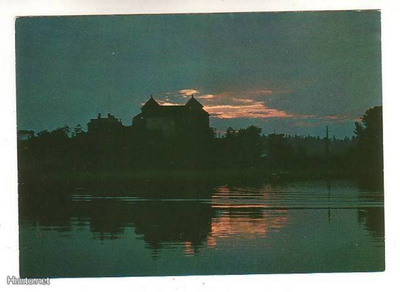 HÄMEENLINNA: Linna pimeänä, vain pilvessä valoa