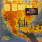 DEF LEPPARD - FIRST STRIKE - BEL 1985 EX-/EX+ LP + NIMMARIT - pikkukuva 1
