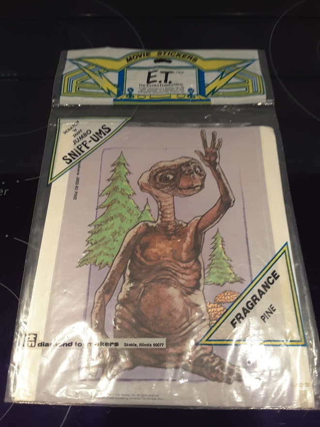 E.T. The extra terrestrial tarra