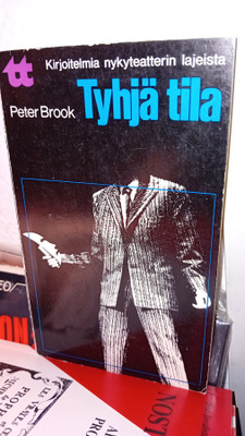 Brook :  Tyhjä tila ( SIS POSTIKULU )